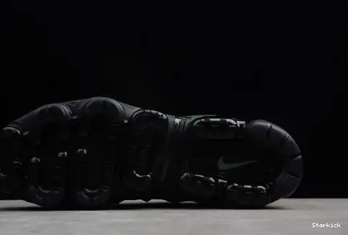 VAPORMAX 924453-009 PLUS BLACK VOLT-WHITE 0702